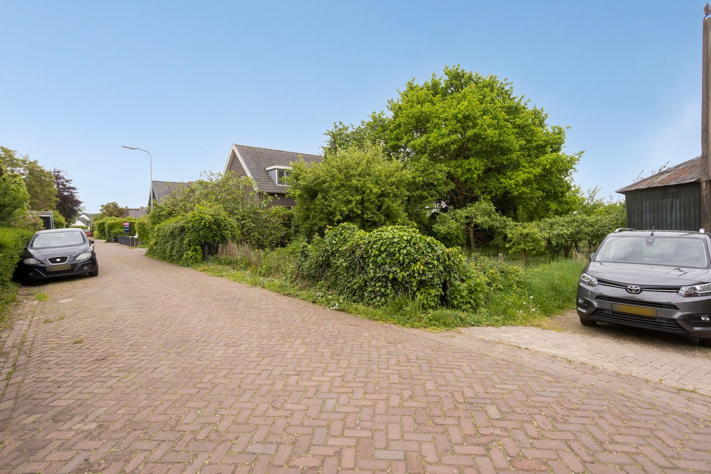 Foto 1 van Parallelweg naast 2b