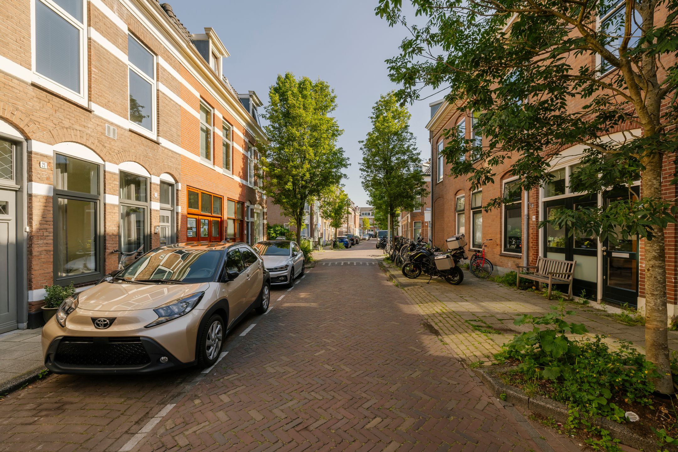 Photo 18 of Berckheydestraat 14-B
