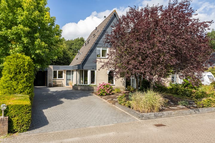 Tussenwoning te koop: Magnolialaan 9, Ermelo
