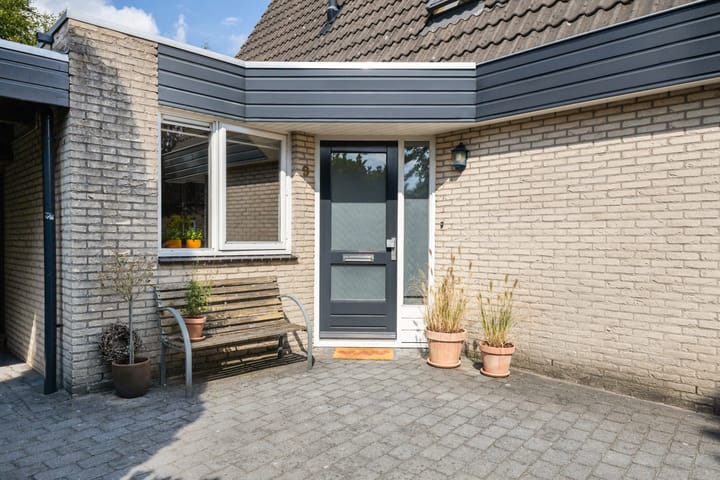 Tussenwoning te koop: Magnolialaan 9, Ermelo