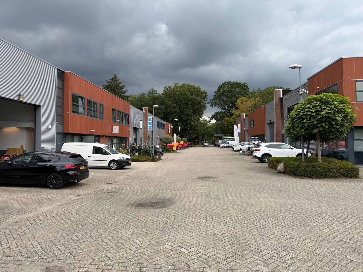 Bekijk foto 2 van Dijnselburgerlaan 1-11