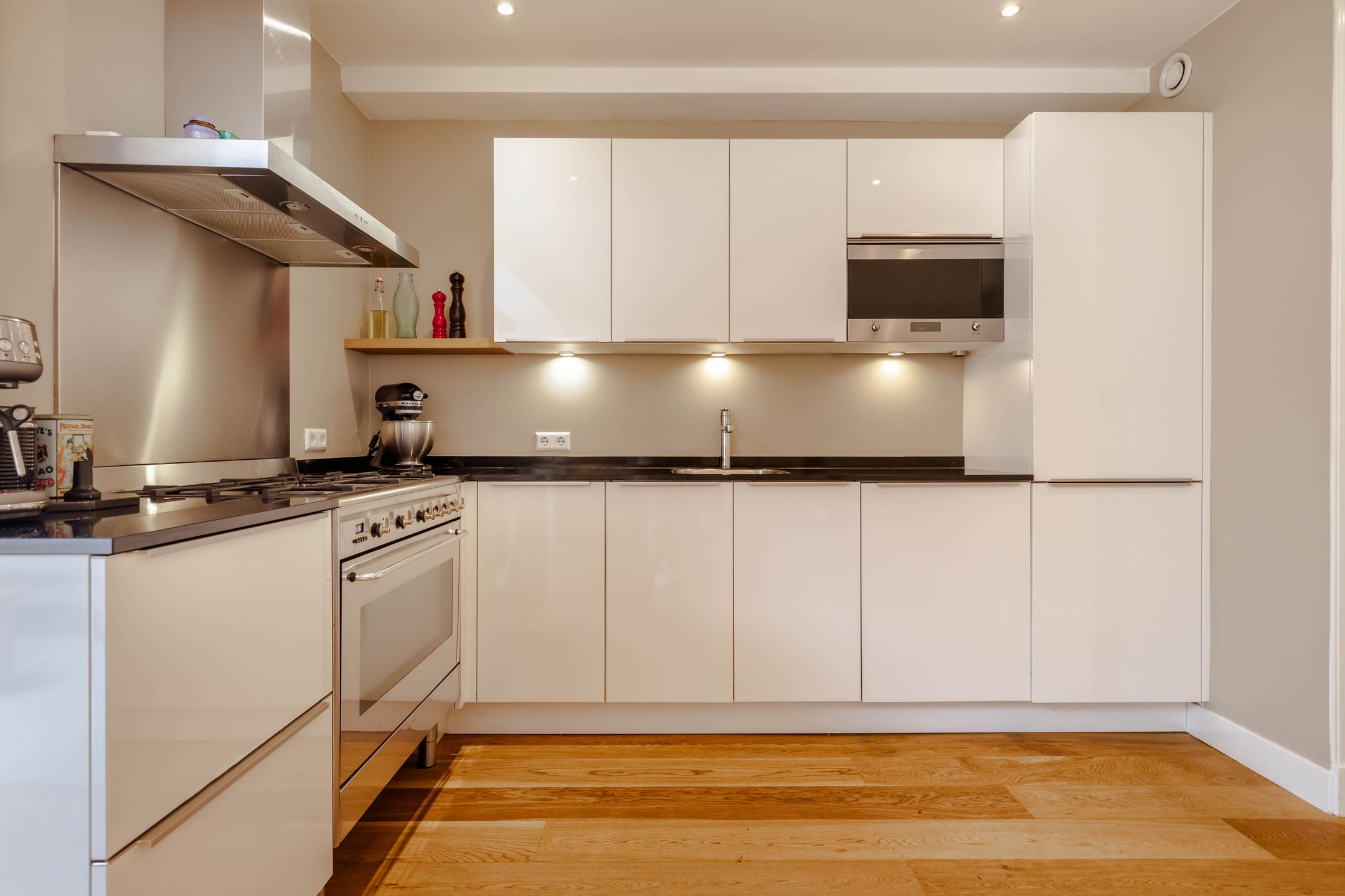 Foto 12 van Woubruggestraat 30-H