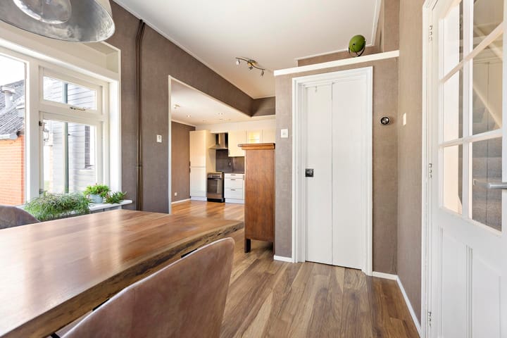 Vrijstaande woning te koop: U.T. Delfiaweg 12, Groningen