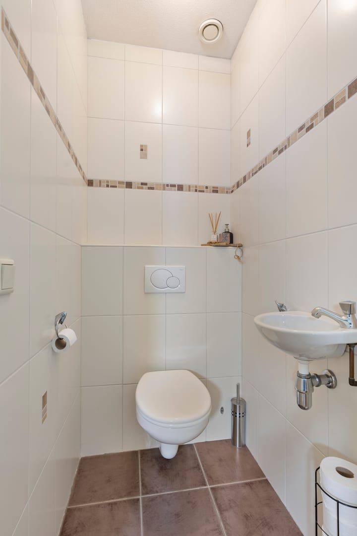 Tussenwoning te koop: Uithof 8, Hedel