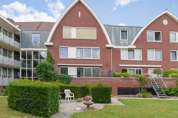 Photo 2 of Gijsbrecht van Nijenrodestraat 4