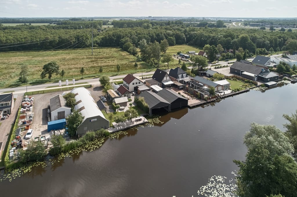 View photo 4 of Leeuwarderstraatweg 83-85