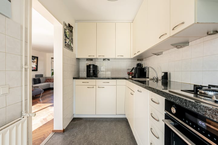 Tussenwoning te koop: Laurens Reaellaan 39, Haarlem