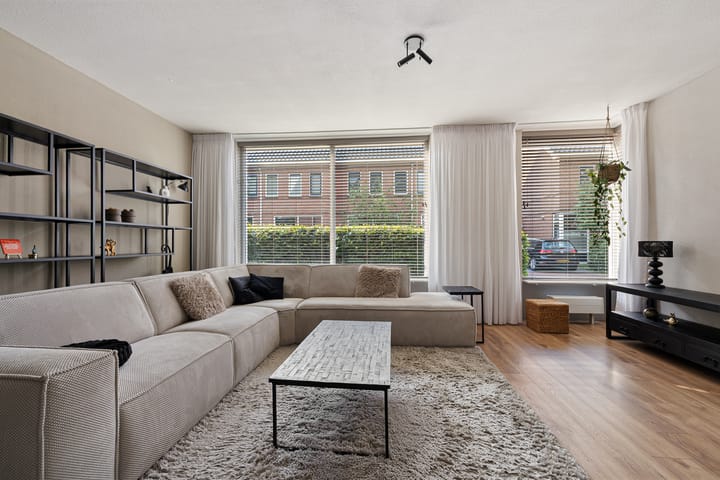 Tussenwoning te koop: Regent 4, Heerenveen
