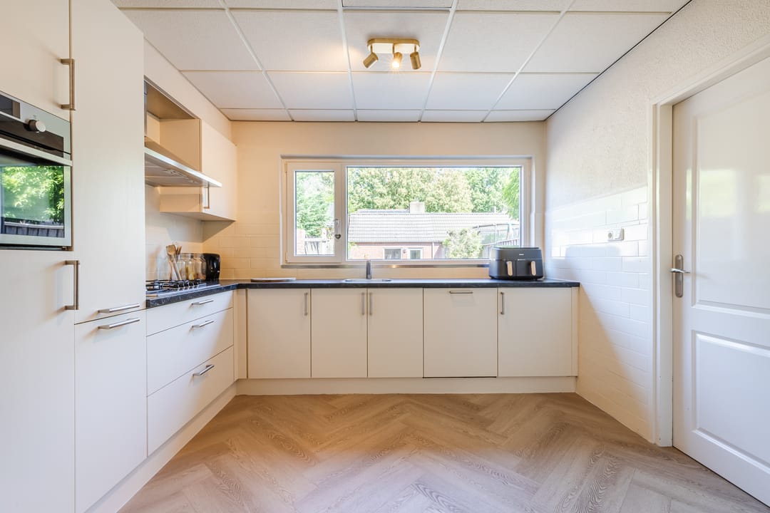 Photo 16 of Kerktorenstraat 58