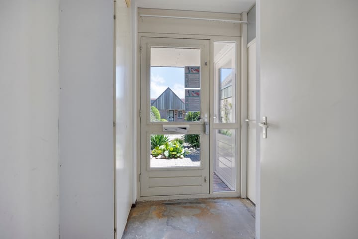 Tussenwoning te koop: Eidereend 43, Emmen