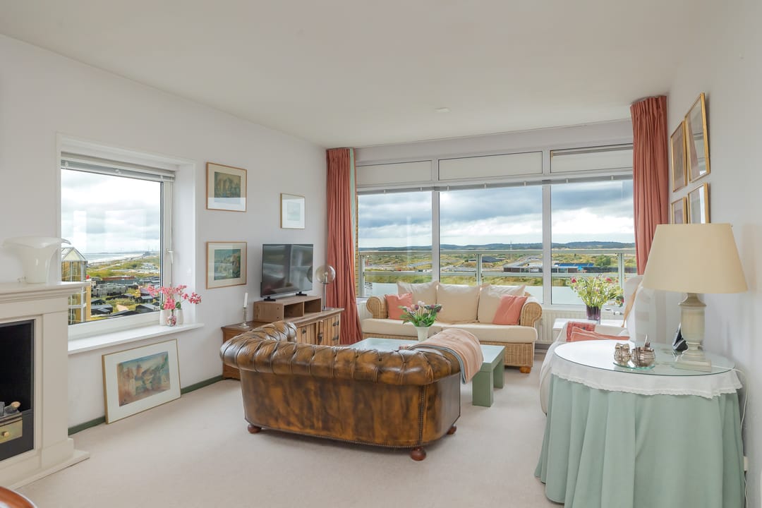 Photo 11 of Burgemeester van Alphenstraat 61-F42