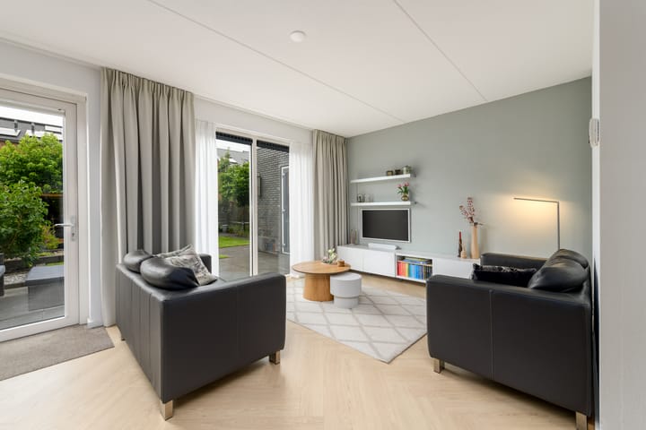 Hoekwoning te koop: Henriëtte Roland Holstweg 5, Heerenveen