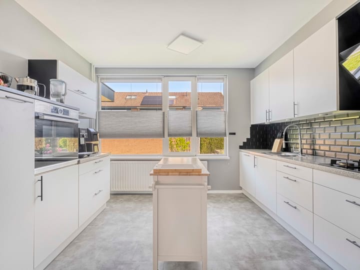 Tussenwoning te koop: Liesveldweg 43, Ameide
