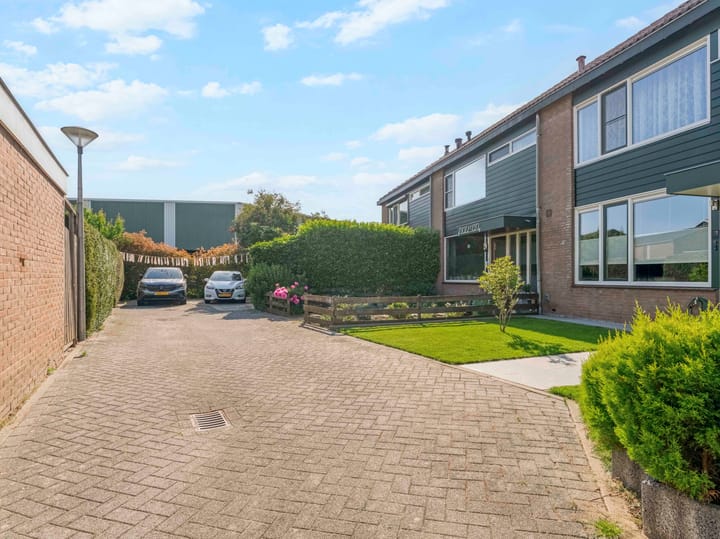 Tussenwoning te koop: Liesveldweg 43, Ameide
