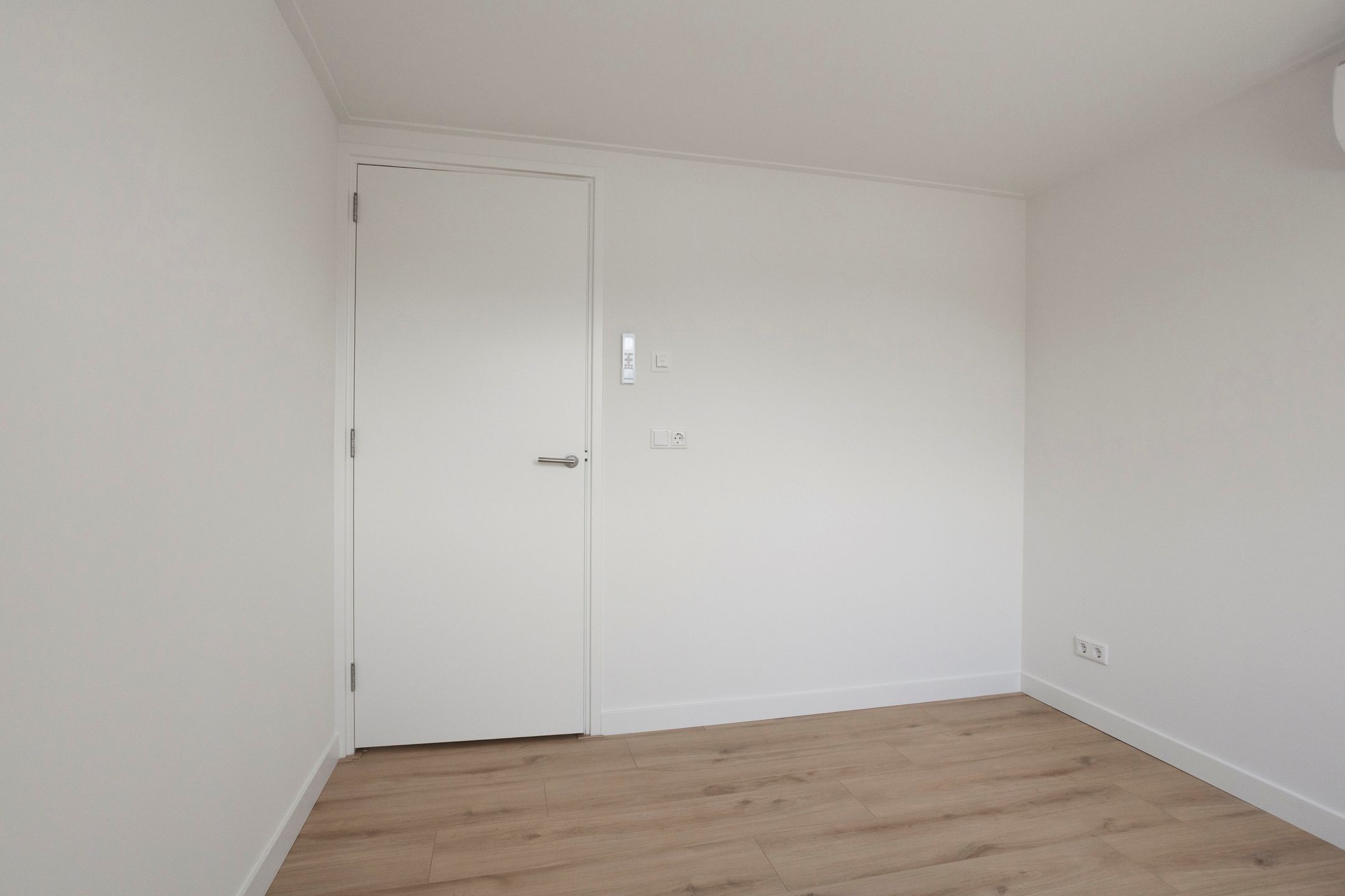Photo 15 of de Dam 56