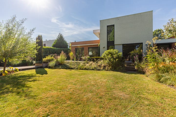 Vrijstaande woning te koop: Vlaamse Gaailaan 16, Almere