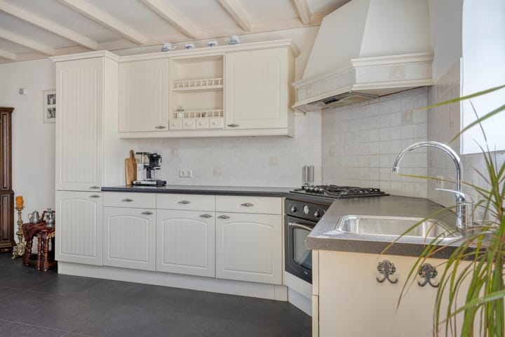 Tussenwoning te koop: Esdoornlaan 7, Harmelen