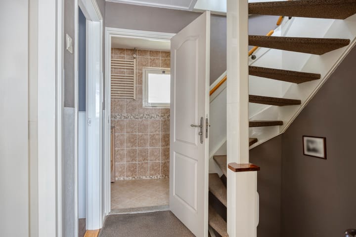 Tussenwoning te koop: Esdoornlaan 7, Harmelen