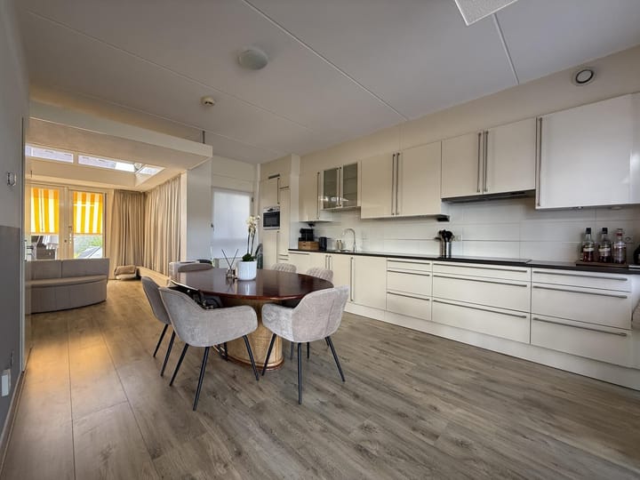 Tussenwoning te huur: Zuidewijn 16, Lelystad