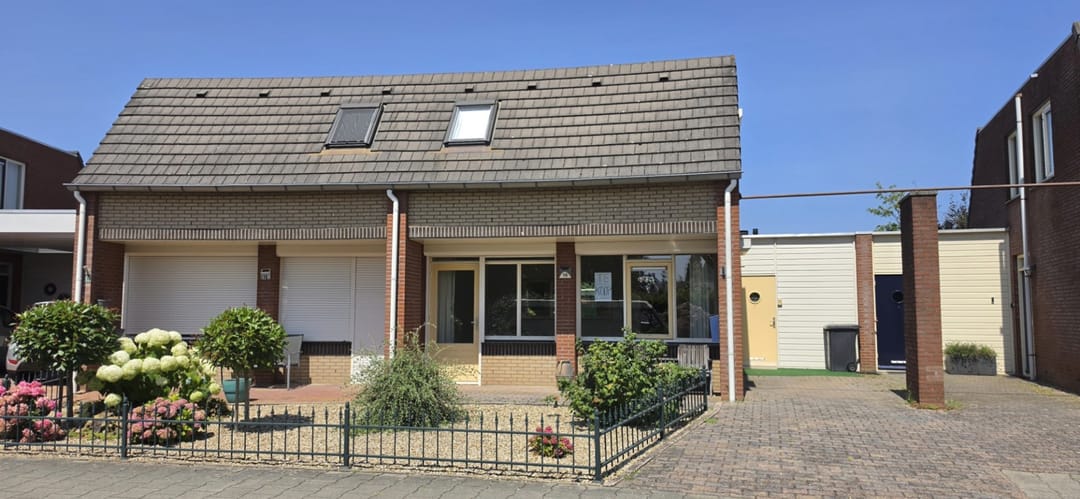 Photo 1 of Kanteel 10