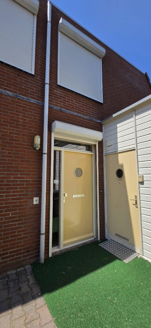 Photo 2 of Kanteel 10