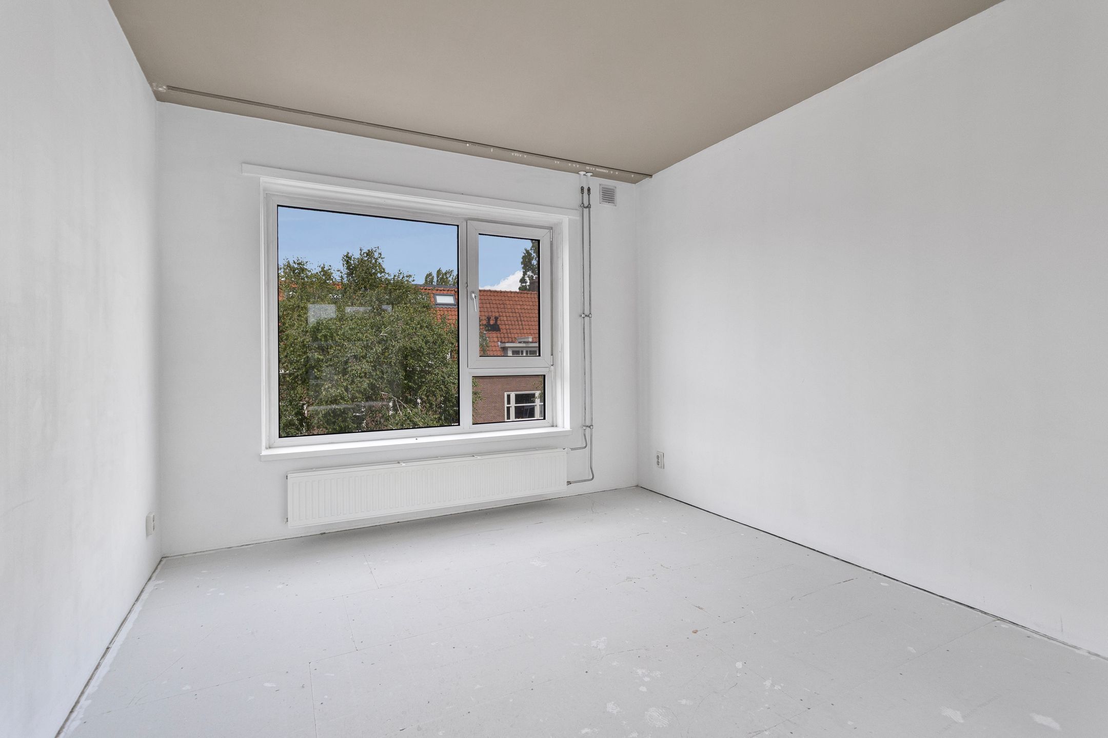 Photo 3 of Johannes van der Waalsstraat 6-2
