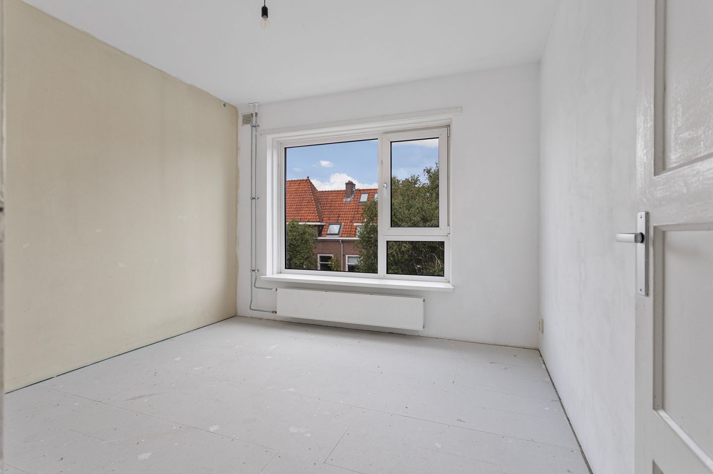 Photo 10 of Johannes van der Waalsstraat 6-2