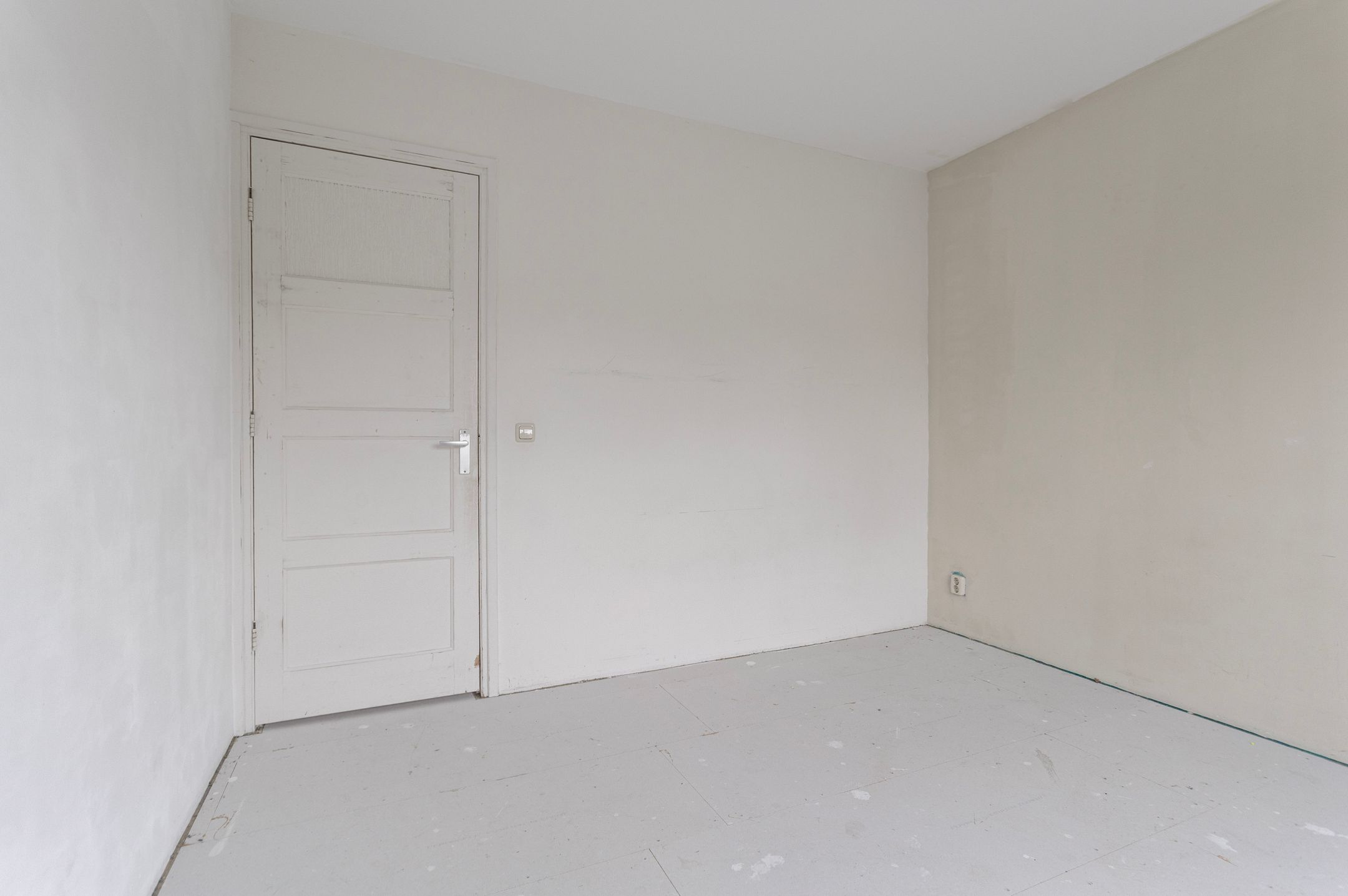 Photo 12 of Johannes van der Waalsstraat 6-2
