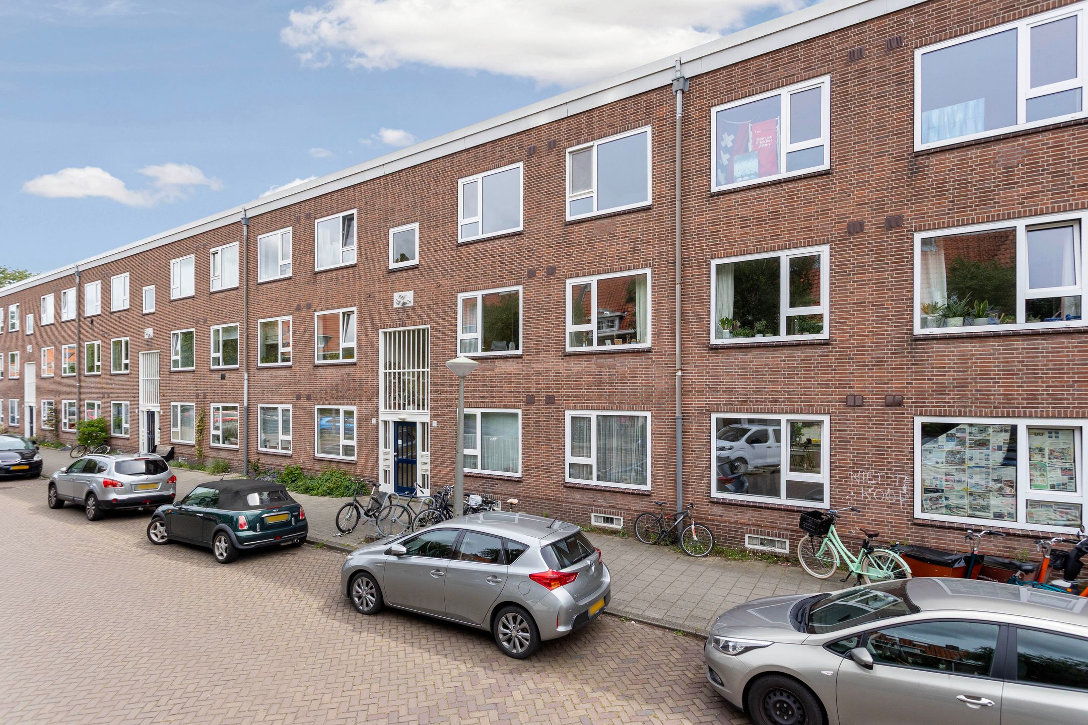 Photo 18 of Johannes van der Waalsstraat 6-2