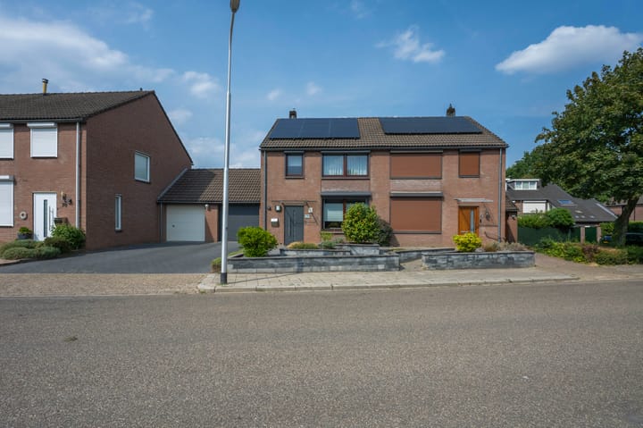 Tussenwoning te koop: Doverau 68, Kerkrade
