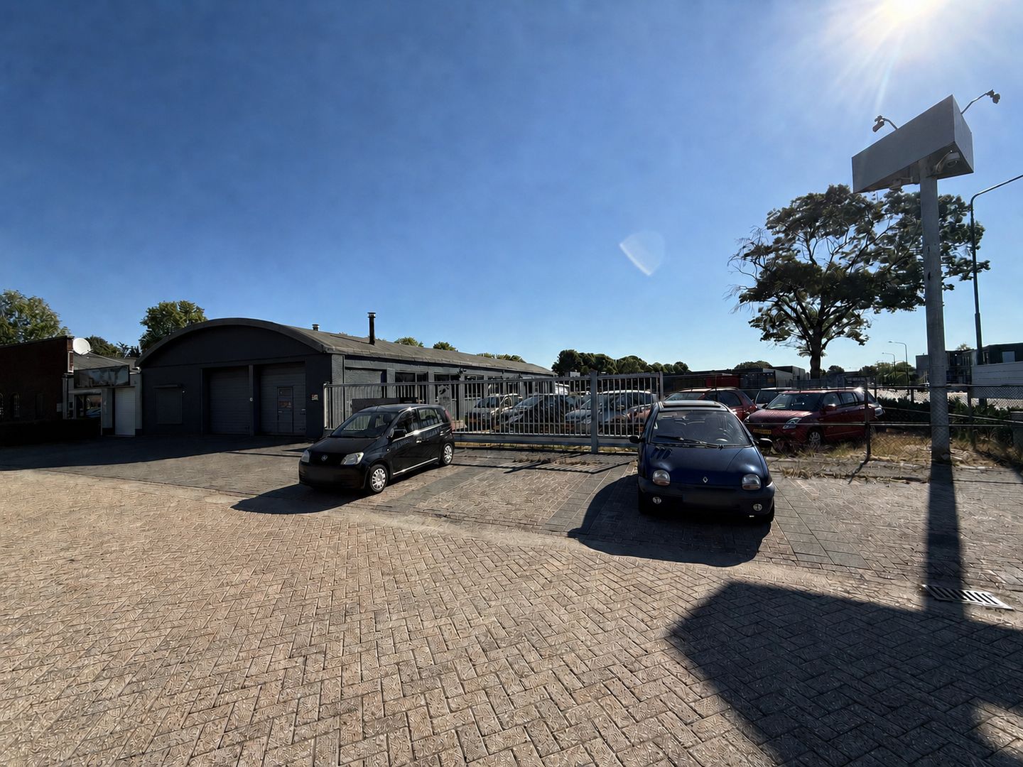 Bekijk foto 2 van Canadesestraat 8