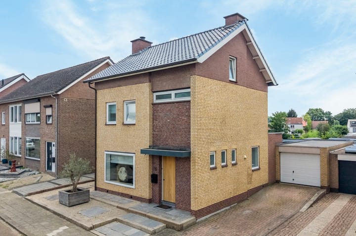 Photo 3 of Baron Conradstraat 15
