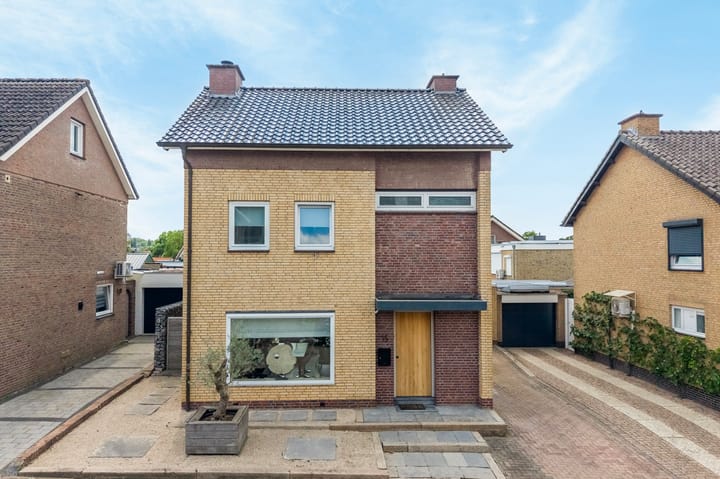 Photo 2 of Baron Conradstraat 15