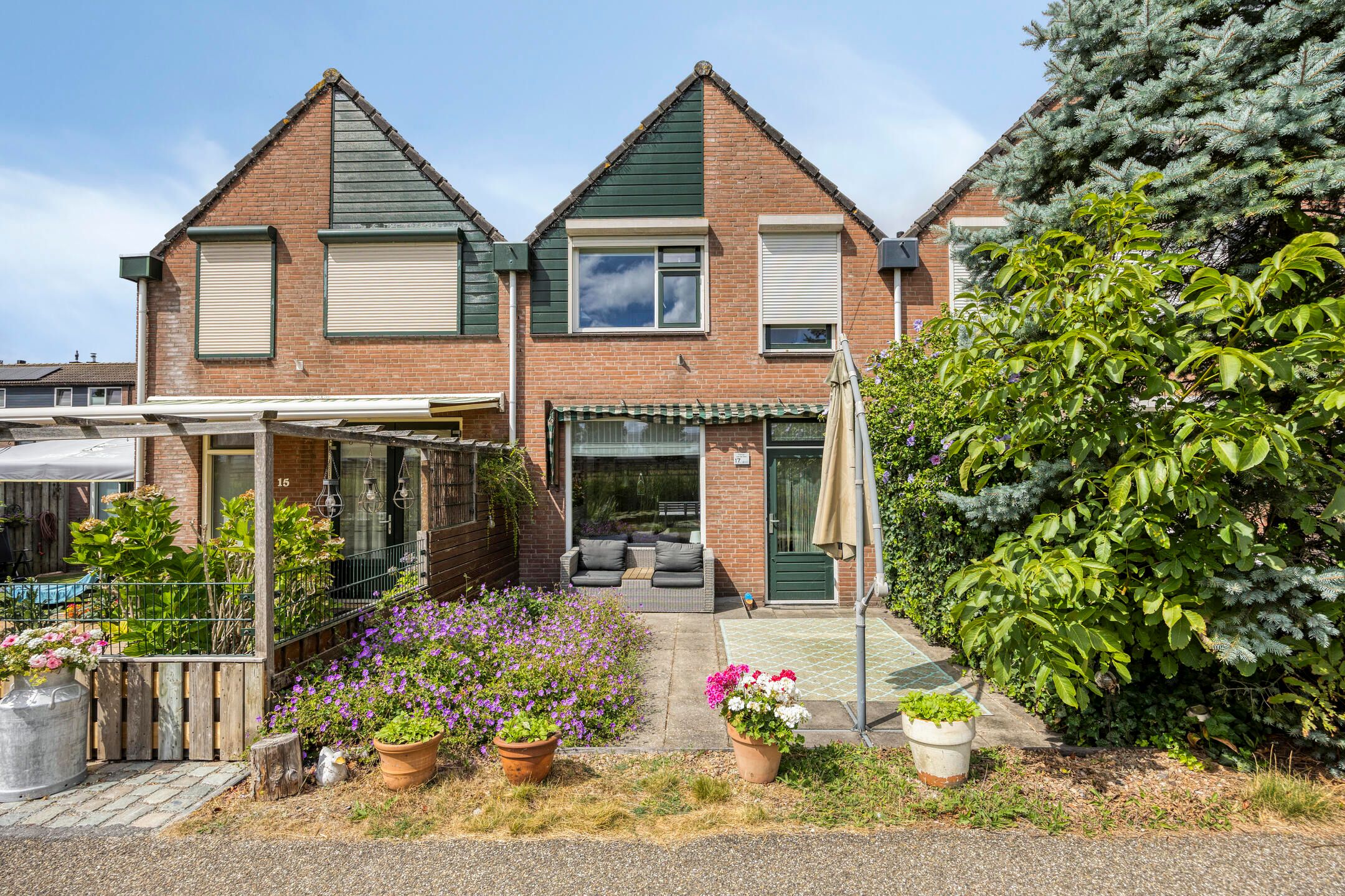 Voorweg 17 