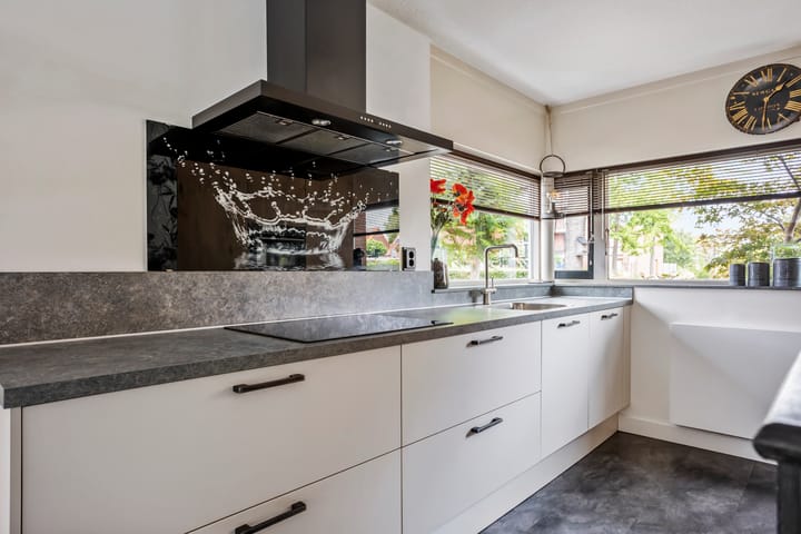 Hoekwoning te koop: Fruitlaan 71, Wateringen