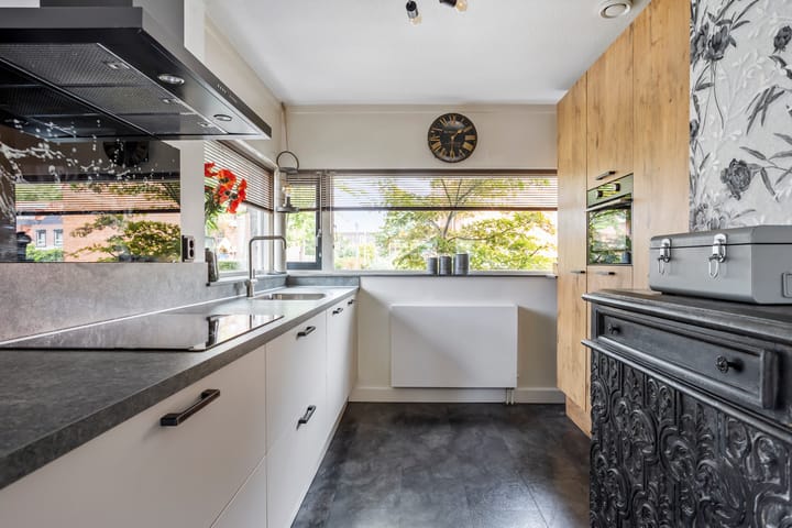 Hoekwoning te koop: Fruitlaan 71, Wateringen