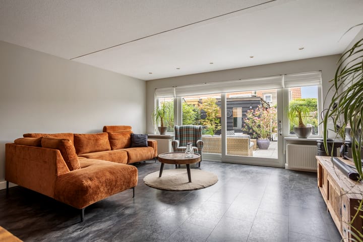 Hoekwoning te koop: Fruitlaan 71, Wateringen