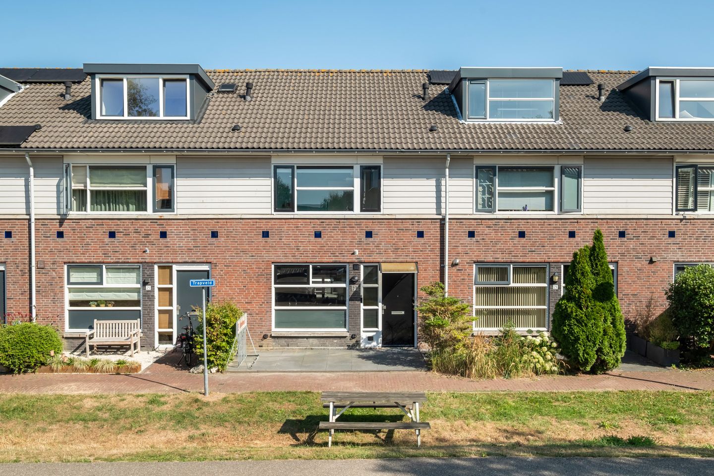 Foto 1 van Trapveld 27