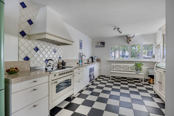 Hoekwoning te koop: Stijn Streuvelshof 28, Almere