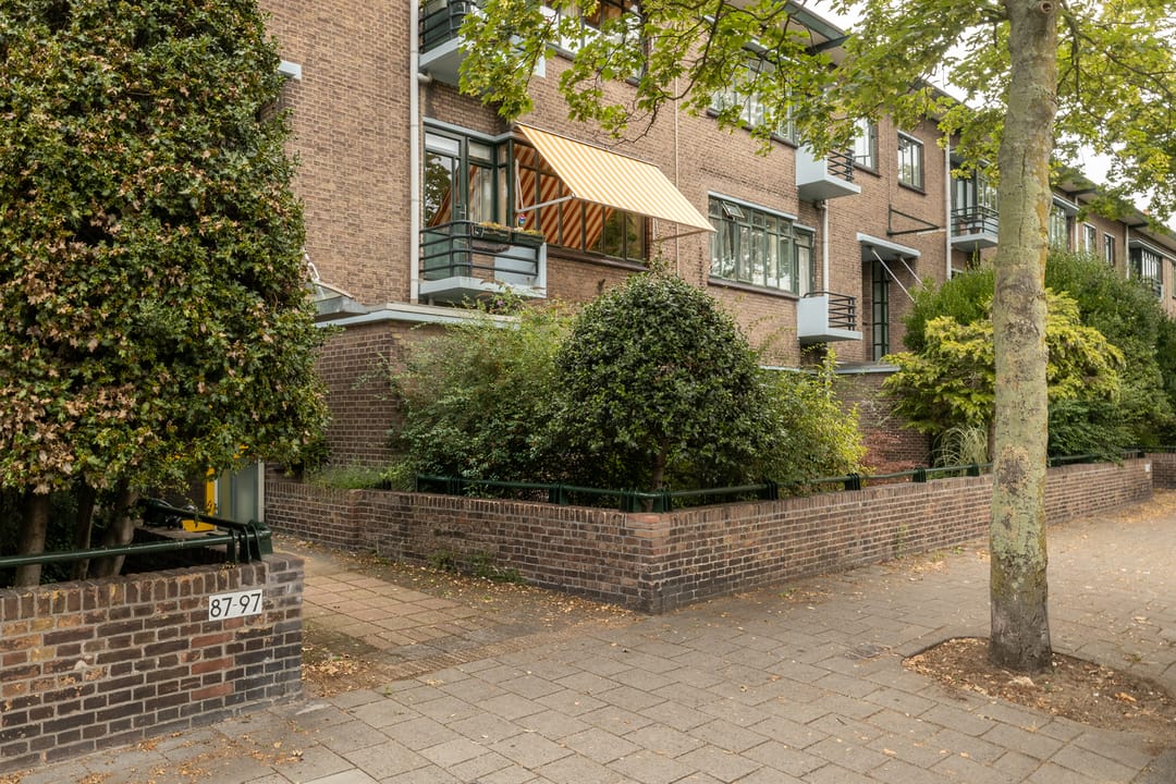 Photo 37 of Van Hogendorpstraat 91