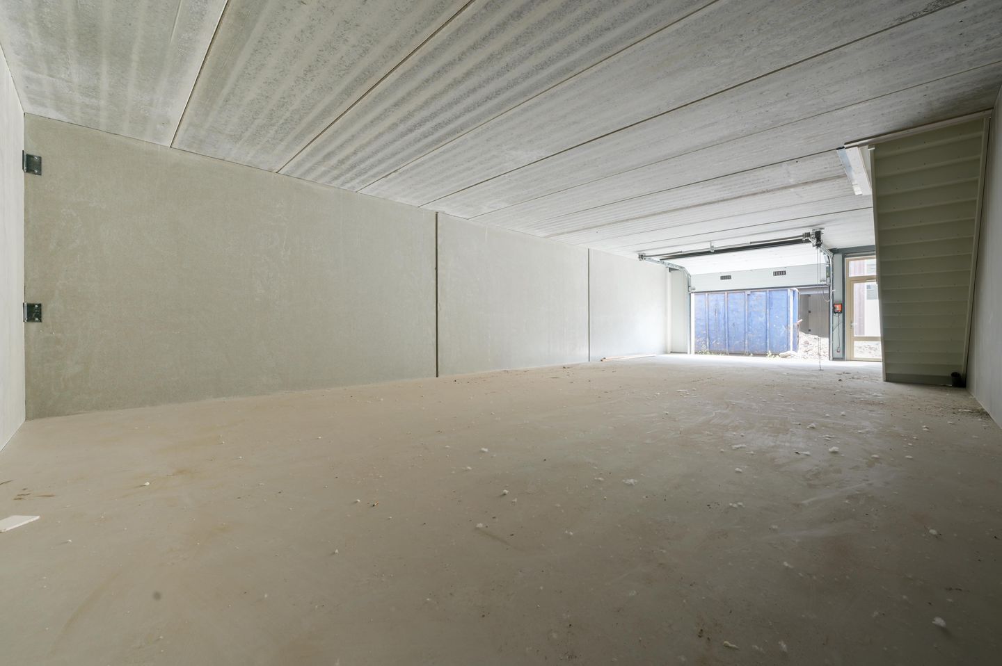 View photo 3 of Amersfoortsestraat 22-B8
