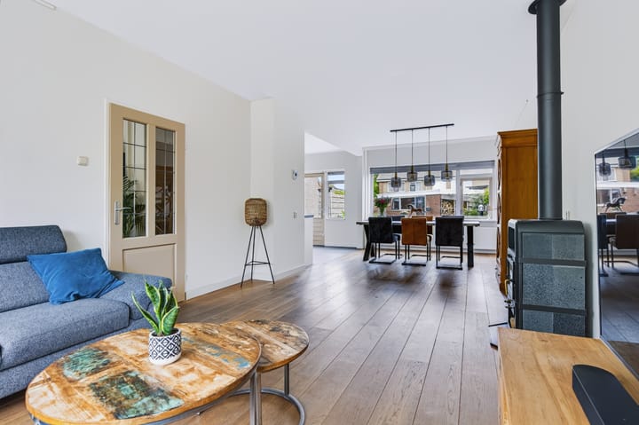 Tussenwoning te koop: Serenadestraat 10, Apeldoorn