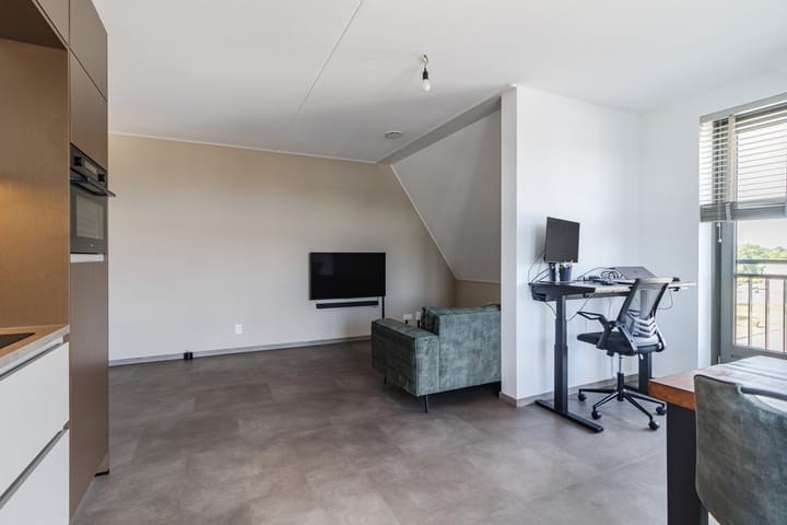 Appartement te koop: Kerkweg-Oost 208, Waddinxveen