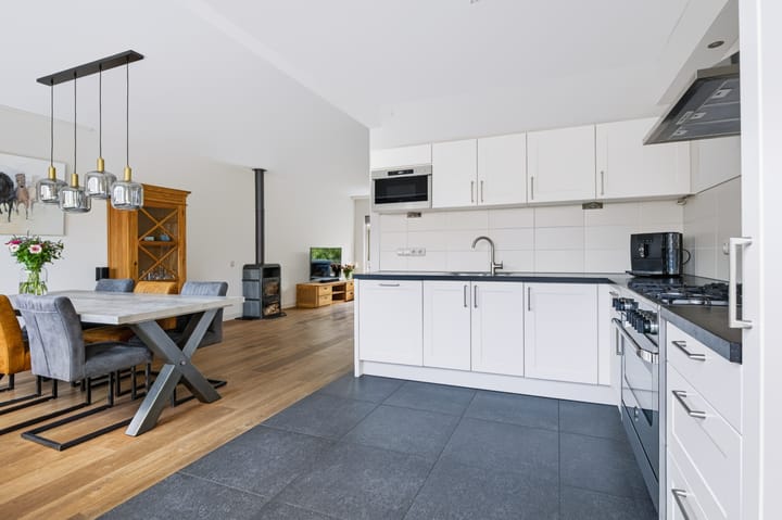 Tussenwoning te koop: Serenadestraat 10, Apeldoorn