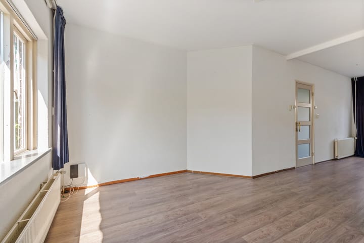 Tussenwoning te koop: Sint Janslaan 147, Bussum