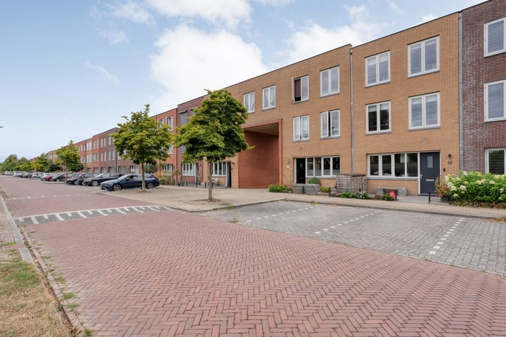 Foto 2 van Keizersmantel 68