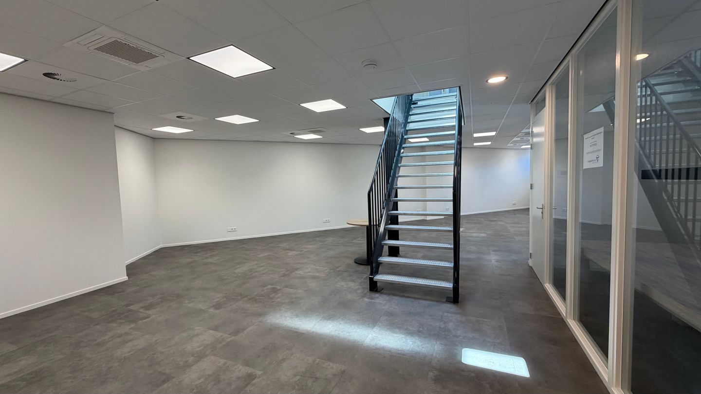 Bekijk foto 3 van Oude Stationsweg 28