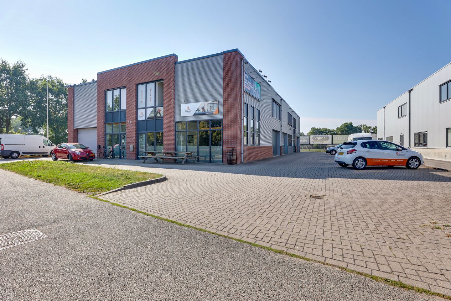 View photo 3 of Veldweg 8-a8