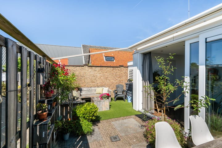 Tussenwoning te koop: Naaldwijkseweg 209A, 'S-Gravenzande
