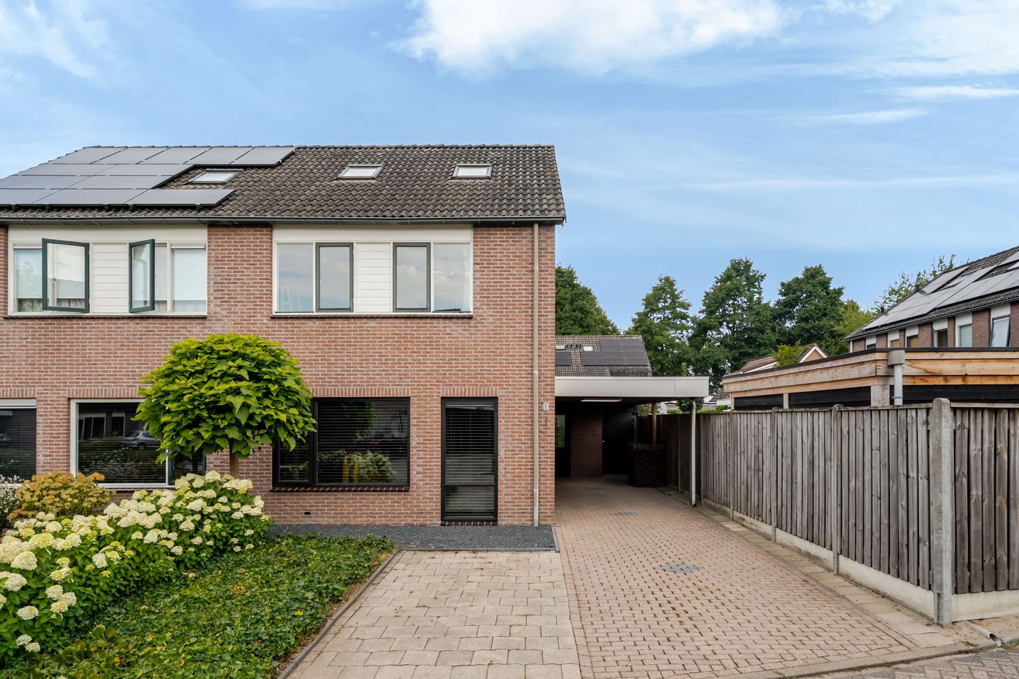 Foto 4 van Van der Brugghenstraat 1